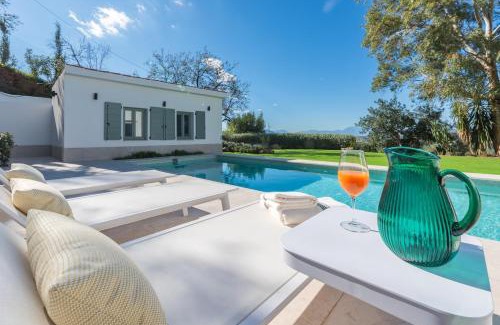 Campanillas Villa | Casa Rural Acogedora y con Estilo