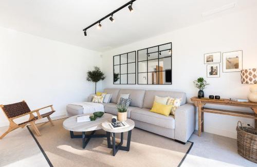 Campanillas Villa | Casa Rural Acogedora y con Estilo