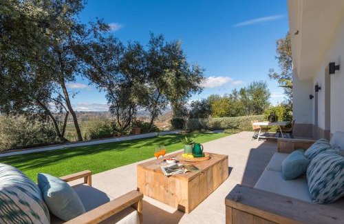 Campanillas Villa | Casa Rural Acogedora y con Estilo