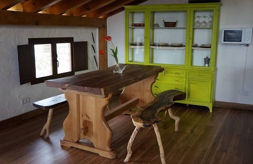 Olmos de Atapuerca Cottage | Casa Rural Bioenergética La Serrezuela for 12 people