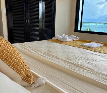 Chetumal House | Casa Sirena - A orilla de la laguna y Cenote Esmeralda