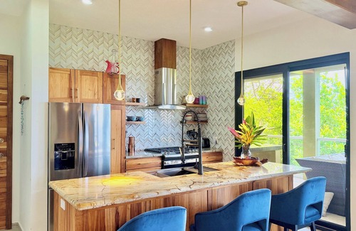 Roatan Villa | Casa Sirena @Parrot Tree Plantation