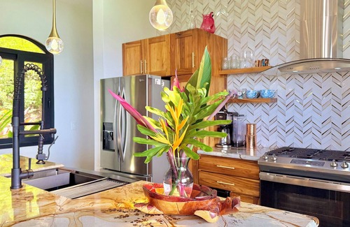 Roatan Villa | Casa Sirena @Parrot Tree Plantation