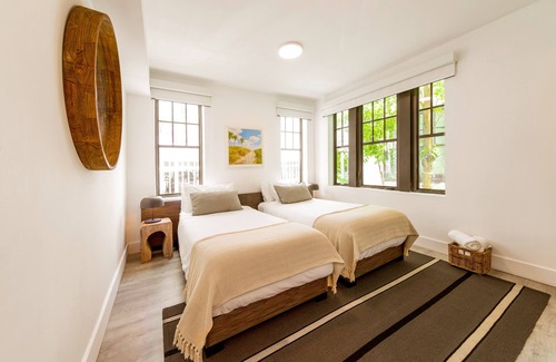 South Pointe Hotel | Casa Sofi Double bed Room