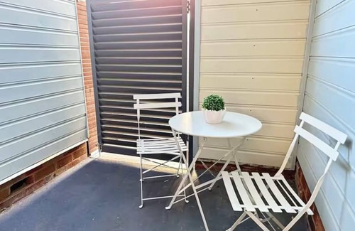 Towradgi Apartment | Casa Solé | Calm 1BR Escape by Towradgi Beach