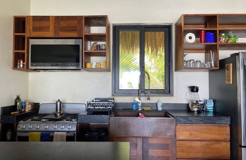 Saladita House | Casa Tabachines. A beautiful oceanfront surf casa, minutes from the point break!