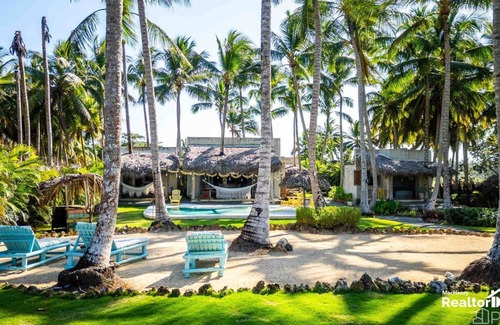 Cabrera Villa | Casa Taina- 5 Bungalows, swimming pool- OCEANFRONT w/Butler and Chef
