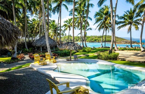 Cabrera Villa | Casa Taina- 5 Bungalows, swimming pool- OCEANFRONT w/Butler and Chef