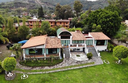 El Santuario House | Casa Valle Horus
