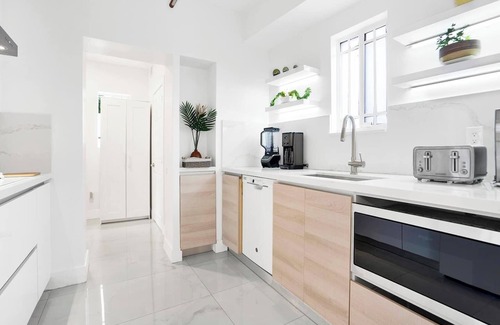 Buena Vista House | Casa Verde | Design District |5BR| Hot Tub