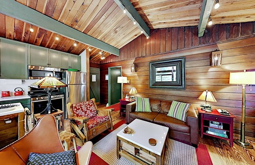 Cazadero House | Casa Verde | Gorgeous Gated Creekside Retreat | Hot Tub, Fireplace & Firepit