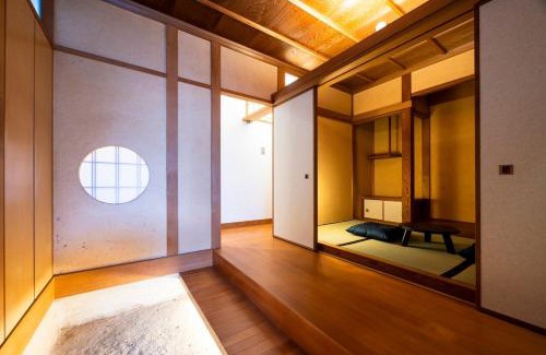 Dazaifu House | Casa Villa 連歌屋 Wooden detached house in Dazaifu
