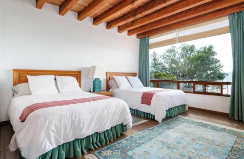 La Pena House | Casa Waleska With a view of Valle Lake