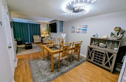 Oceanmarsh Subdivision House | Casa Wanderlust at Harbor Island K204