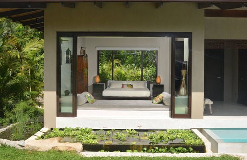 Playa Hermosa Cobano Villa | Casas de Agua, Villa Agua Verde. Natural walking trail to the beach.