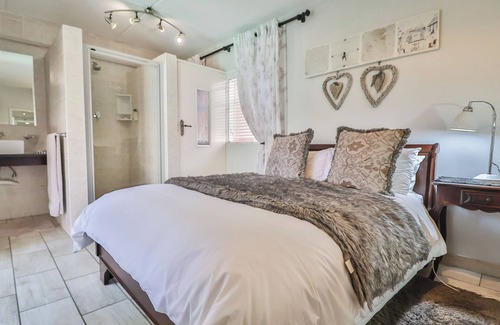 Secunda House | Cascade Villa Guesthouse
