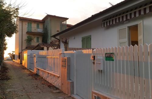Marina di Pietrasanta Apartment | Casetta Donatello