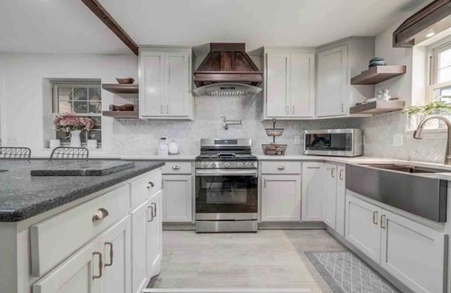 Clinton House | Casita home away from home 5-bedroom house in Clinton