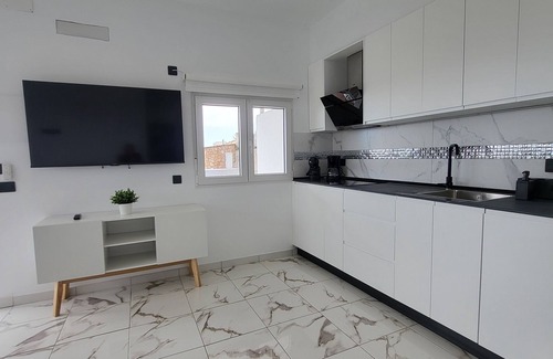 San Isidro House | Casita Marion Modern vacation home on a finca in the south of Tenerife