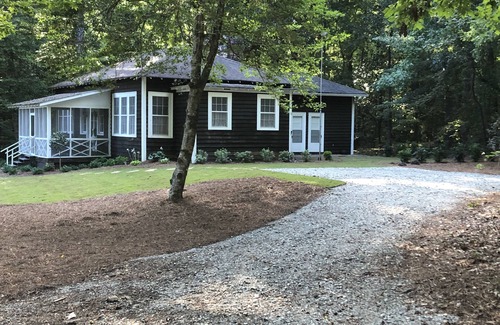 Hamilton Cabin | Cason’s Cabin-Callaway Gardens Area -Historic Property-Lake-Pool-Trails