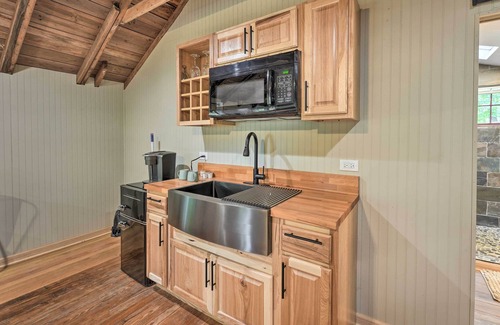 Cassopolis Apartment | Cassopolis 'The Cabin' Retreat: Lake Access!