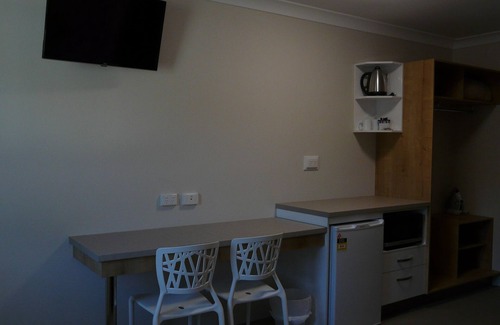 North Ward Hotel | Castle Crest Motel