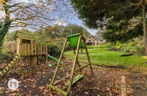 Bolton Villa | Castle De Annis