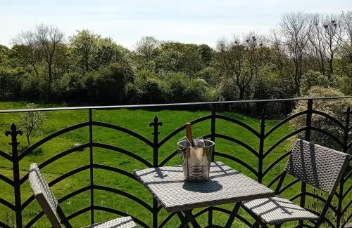 Sheriff Hutton Cabin | Castle Lodge