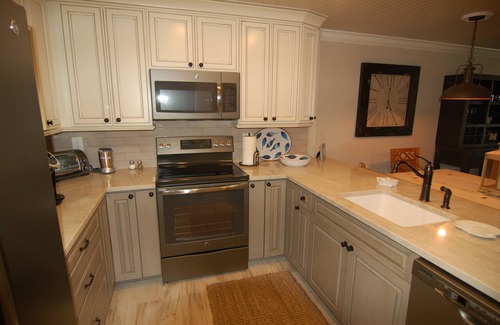 New Smyrna Beach Condo | Castle Reef 317 Large 1 Bedroom Condo Great Ocean View on Car Free Beach