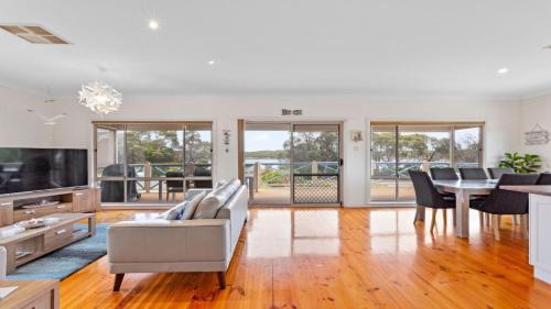 Lake Wangary House | Catch of the Bay