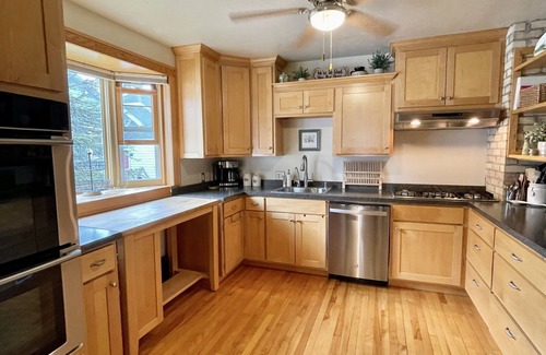 Two Rivers House | Cate's Place: Charming home just minutes from Ice Age Trail & Neshotah Beach