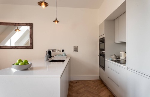 Exeter Apartment | Cathedral View - Exclusive on Cathedral Green