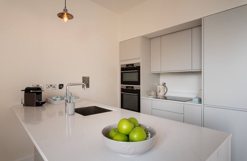 Exeter Apartment | Cathedral View - Exclusive on Cathedral Green