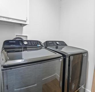 Dunsmuir Apartment | Cave Springs Resort