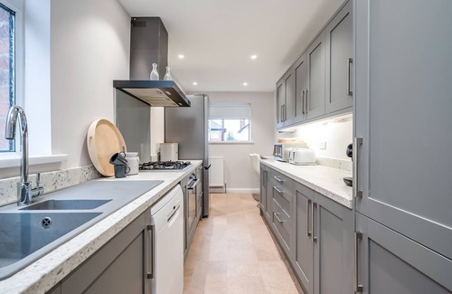 Belfast House | Cavehill View. An elegant 4 BR house with parking. Your perfect Belfast retreat!