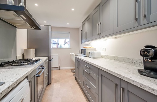 Belfast House | Cavehill View. An elegant 4 BR house with parking. Your perfect Belfast retreat!