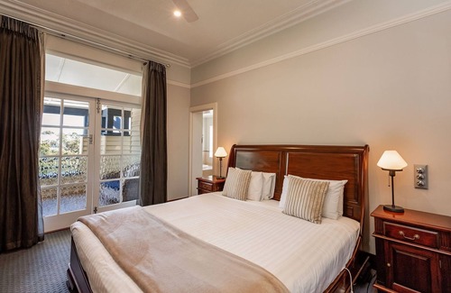 Yallingup Hotel | Caves House Hotel Yallingup