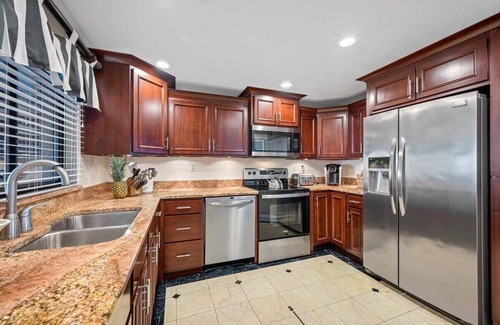 Sand Key Condo | CBC 1-19F –Pool, Hot tub, Pickleball, Gym, Sauna are Open! Guests Welcome!