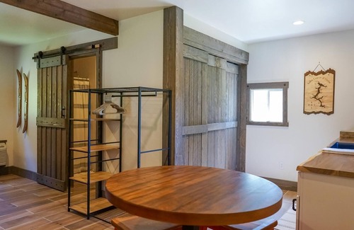 Harrison House | CDA Bunkhouse in Harrison