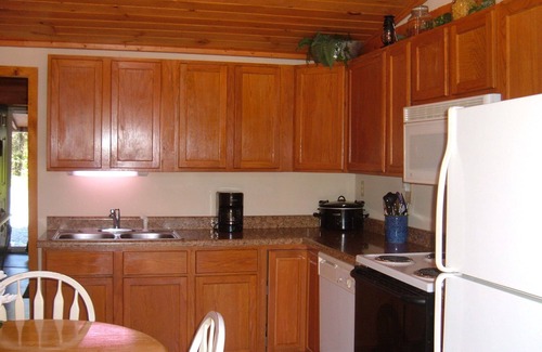 Newport Cabin | CEDAR CREST CABIN NEAR DOUGLAS LAKE. 30 MILES AWAY FROM GATLIN BURG.