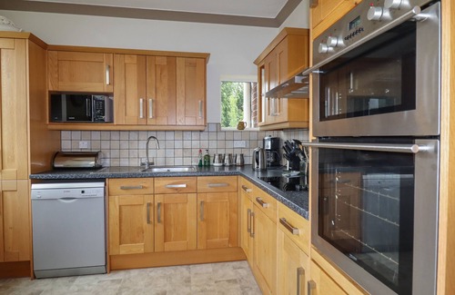 Llanbedr-dyffryn-clwyd Cottage | CEDAR GARDENS, family friendly in Llanbedr-Dyffryn-Clwyd