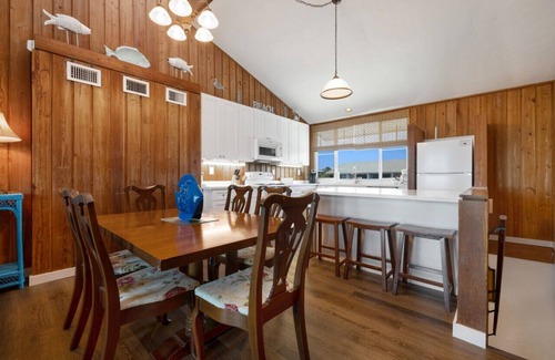 Cedar Key Villa | Cedar Key Breeze Gulf front townhouse 20% weekly/30% monthly discounts!