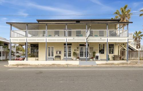 Cedar Key Apartment | Cedar Keys Island Hotel in downtown