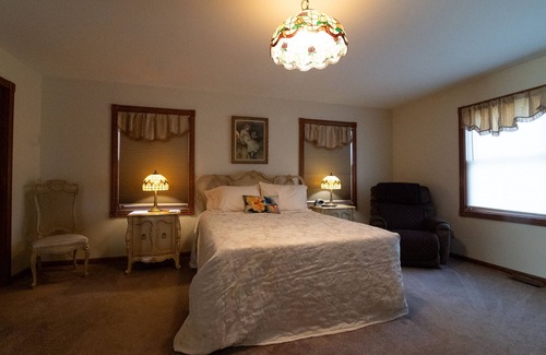 Cedar Lake House | Cedar Lake : Lakeview, open space, work from home, Chicago 1hr