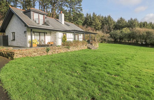 St Wenn Cottage | CEDAR LODGE, family friendly, country holiday cottage in Wadebridge