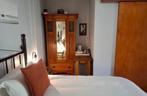 Robertson House | Cedar Lodge Guest House