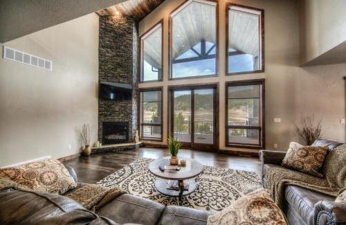 Sturgis House | Cedar Lodge on 17