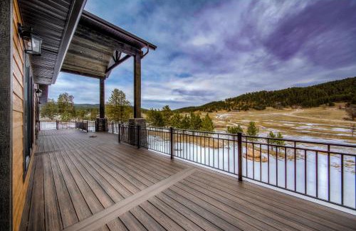 Sturgis House | Cedar Lodge on 17