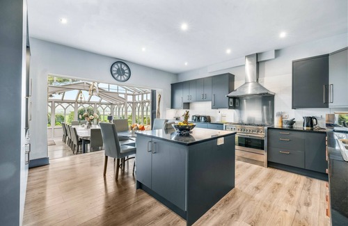 Halfway House Villa | Cedar Lodge - Seven Bedroom Villa, Sleeps 19