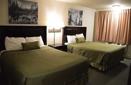 Incline Hotel | Cedar Lodge